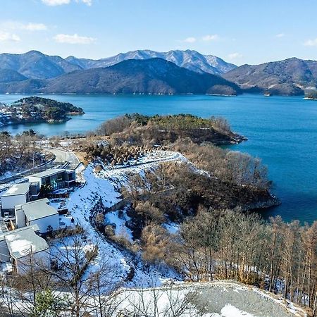 Готель Jecheon The Shine Cheongpung Екстер'єр фото