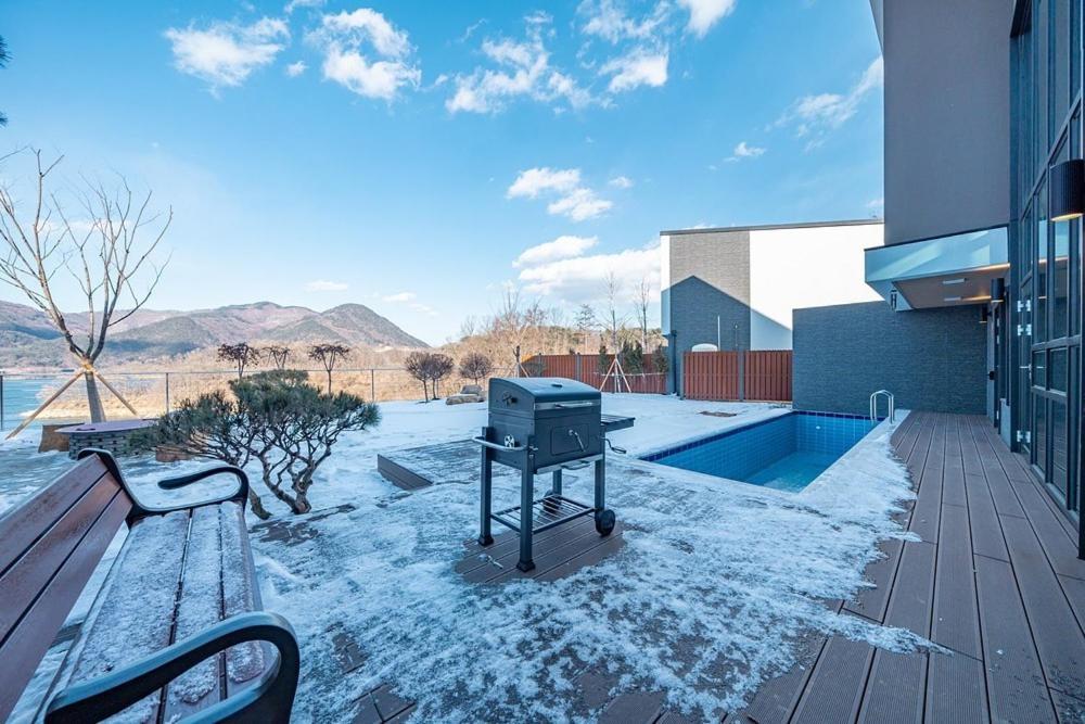 Готель Jecheon The Shine Cheongpung Номер фото