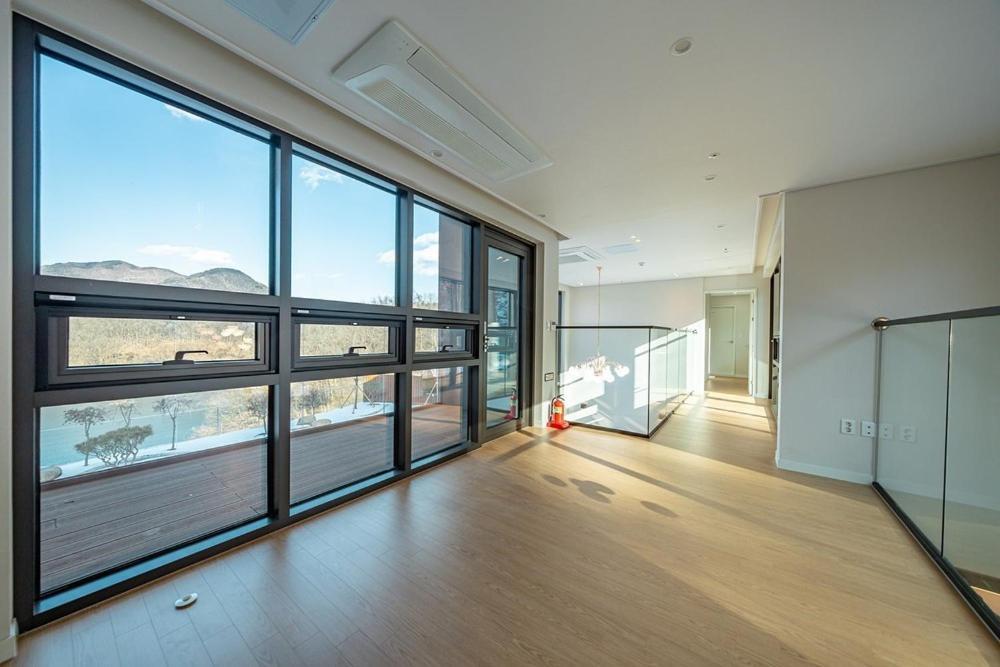 Готель Jecheon The Shine Cheongpung Номер фото