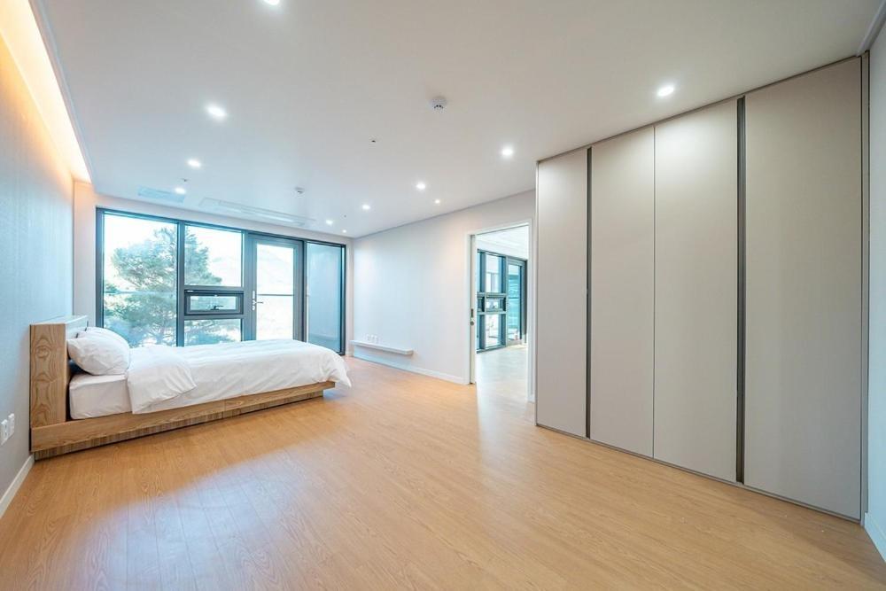 Готель Jecheon The Shine Cheongpung Номер фото