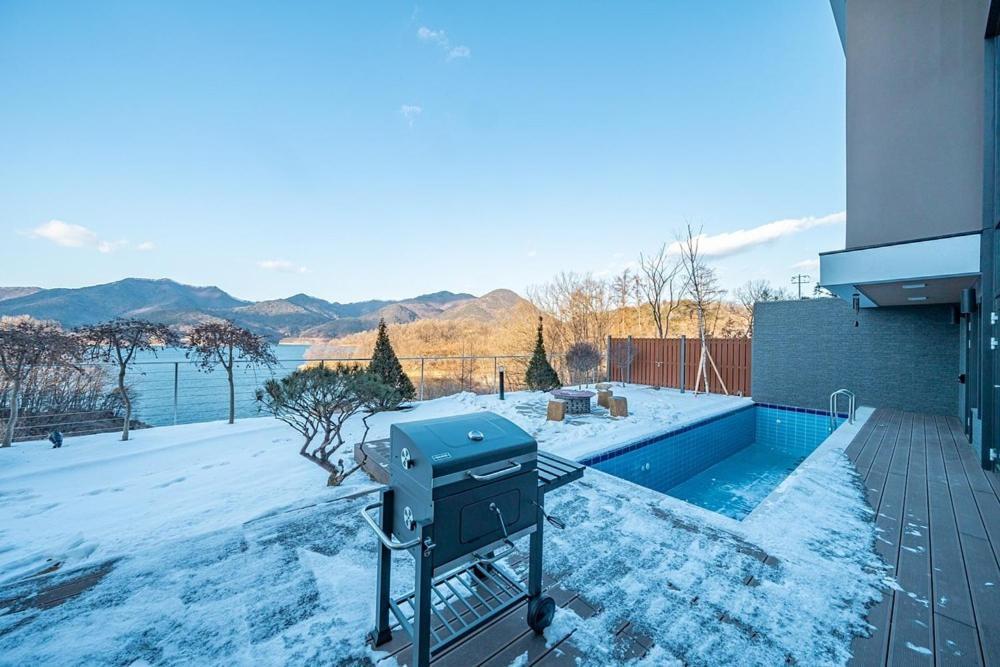 Готель Jecheon The Shine Cheongpung Номер фото