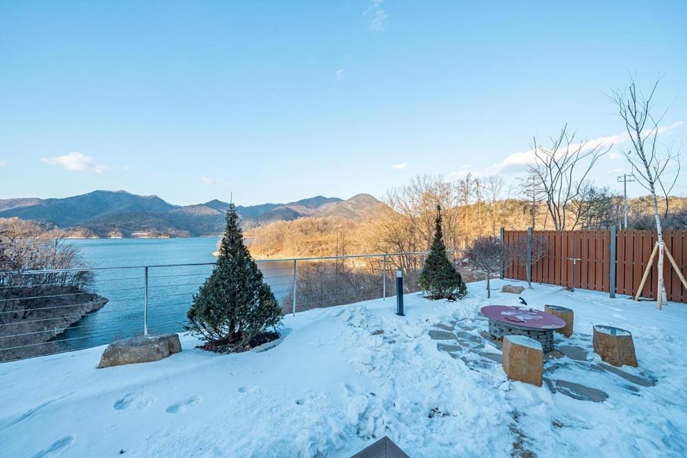 Готель Jecheon The Shine Cheongpung Номер фото