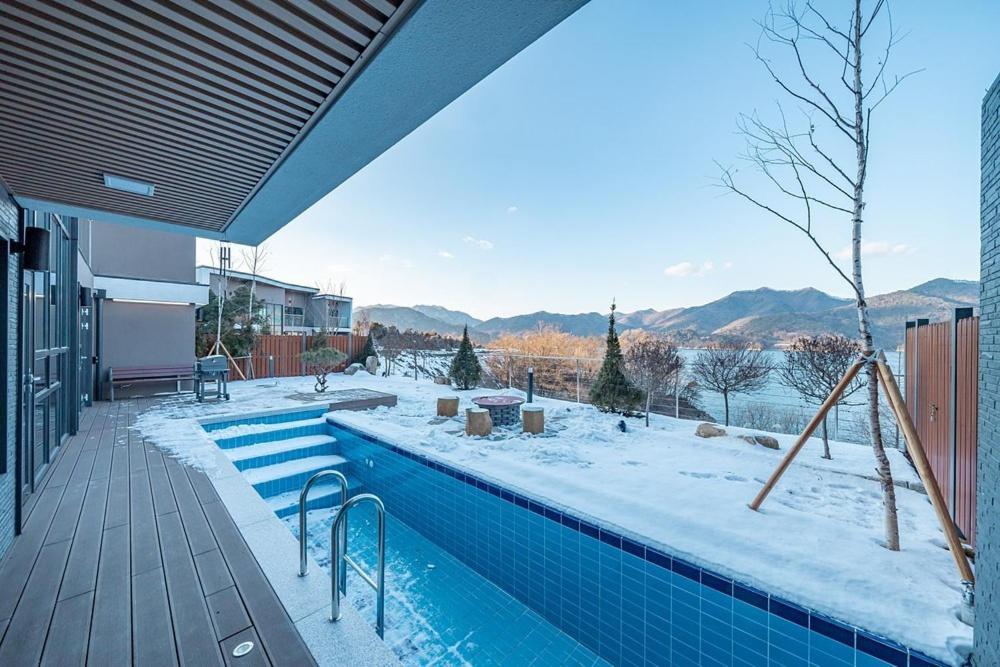 Готель Jecheon The Shine Cheongpung Номер фото